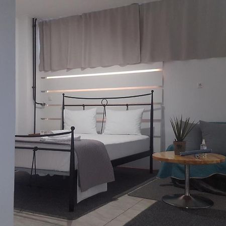 Studio V3St & Parking Лариса Екстериор снимка