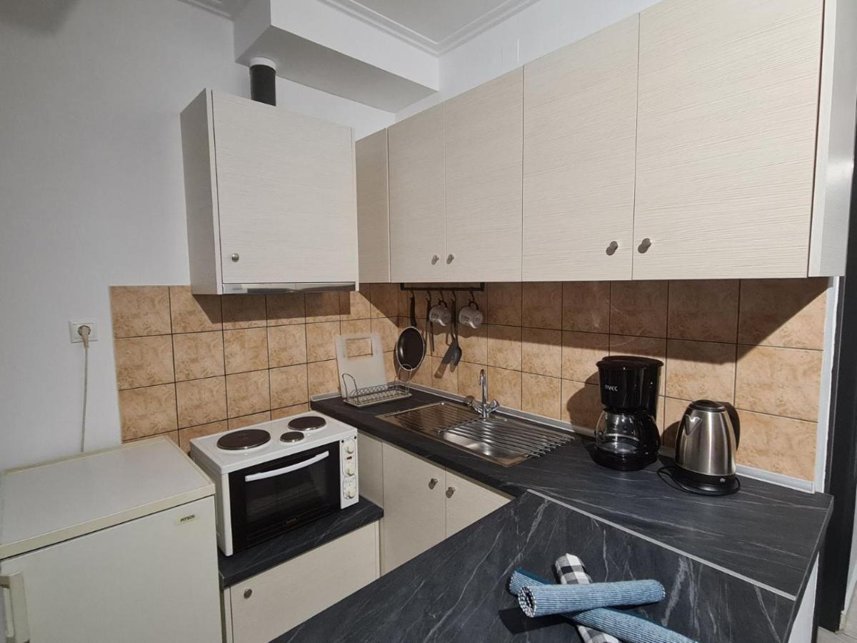 Studio V3St & Parking Лариса Екстериор снимка