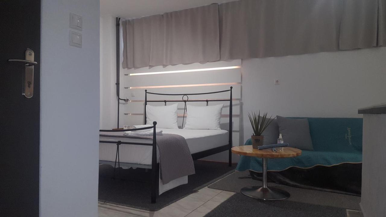 Studio V3St & Parking Лариса Екстериор снимка