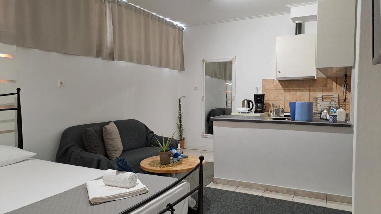 Studio V3St & Parking Лариса Екстериор снимка